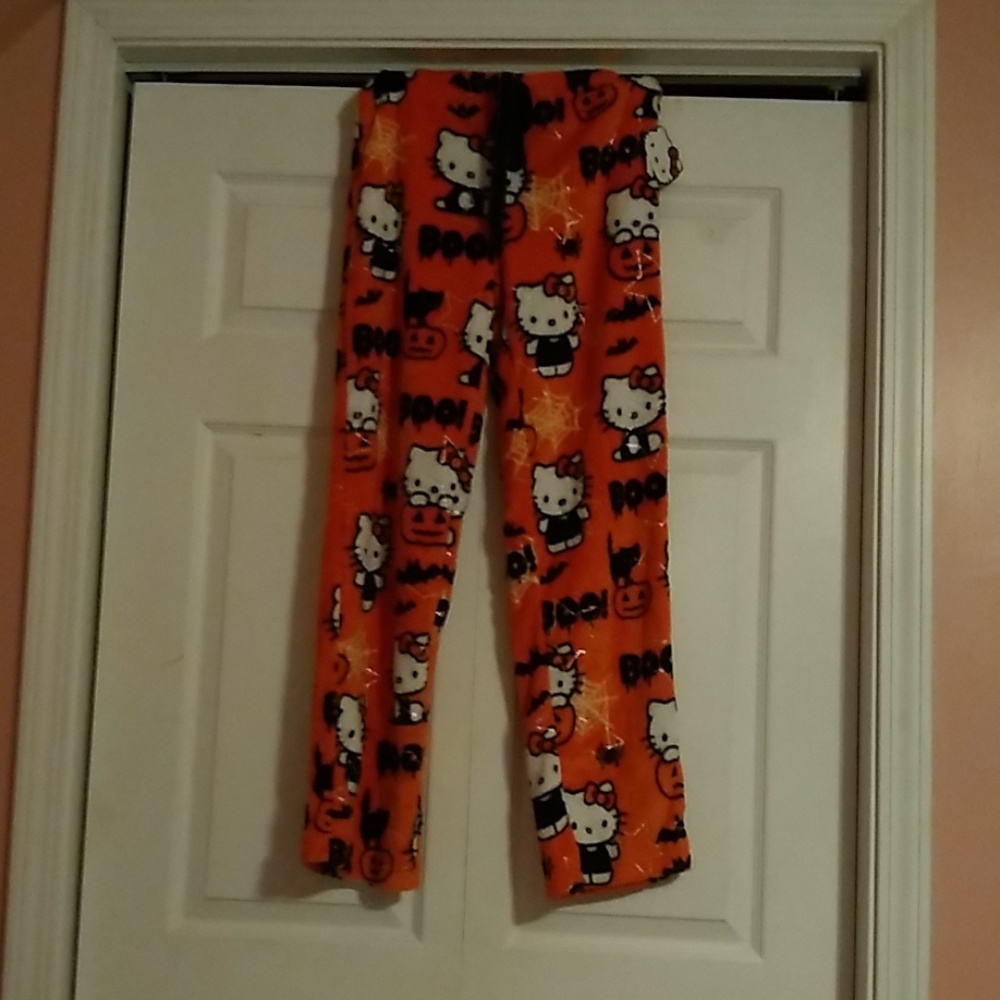 🏵️2/$15🏵️Hello Kitty Halloween Sleepwear PJ